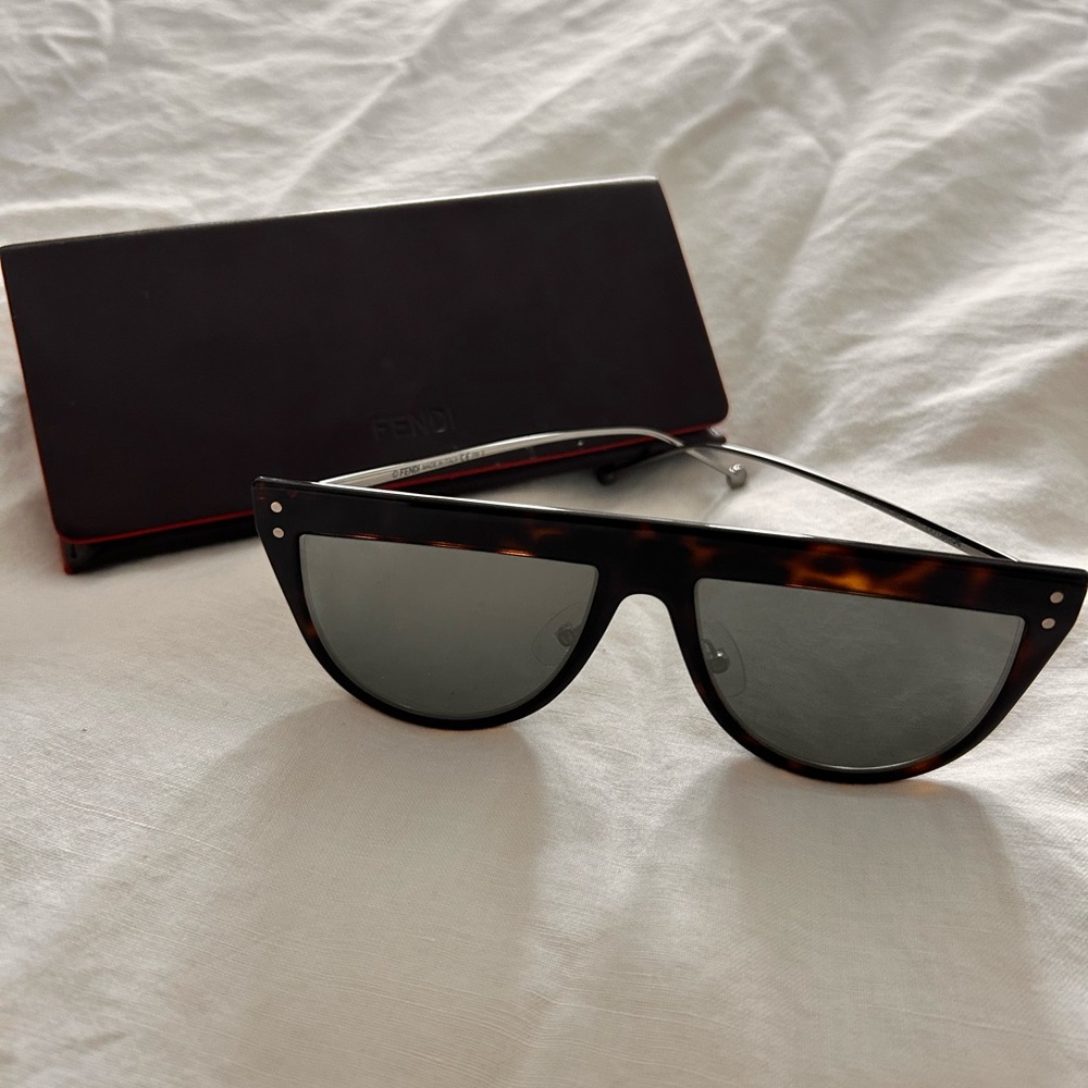 Fendi Tortoiseshell Sunglasses with Black Lenses